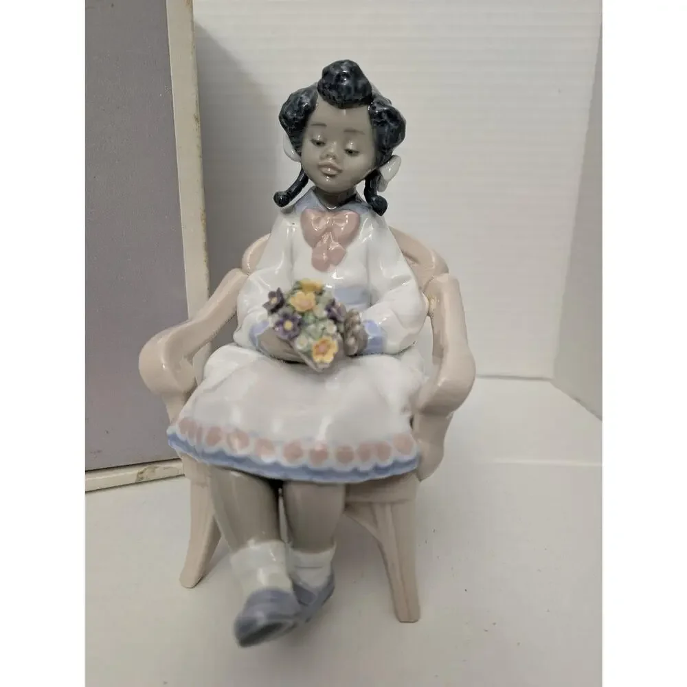 Vintage Lladro Sitting Pretty Modosita De Color Figurine #5699 Spain Boxed